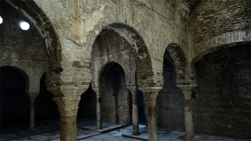 Granada : arches inside the hamam